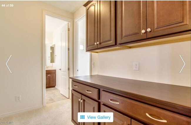 Building Photo - Stunning 5 BD, 4.5 BA home located in the ...