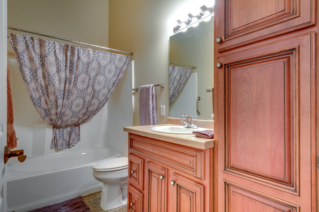 Building Photo - Townhomes at Waters Edge