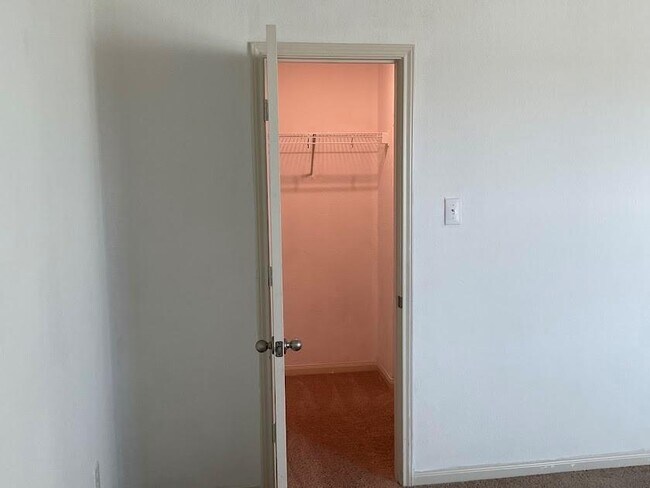 Building Photo - 172 Allington Cir