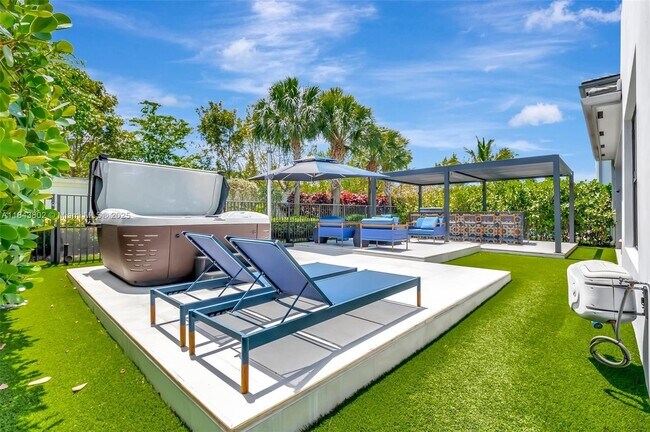 Building Photo - 8608 Torrey Isles Terrace