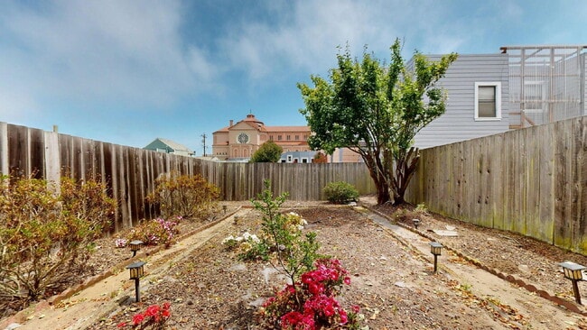 Building Photo - Charming Inner Sunset Single Family Home w...