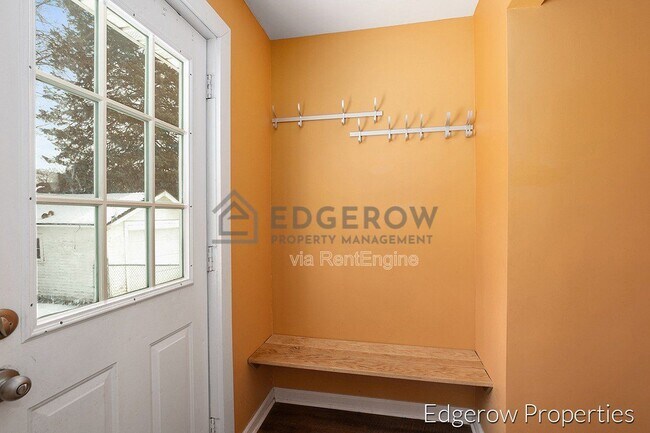 Building Photo - 1640 Wendler Ave SW