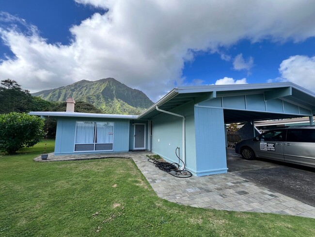 Primary Photo - Maunawili 3 bedroom 2 bath with 2 car carp...