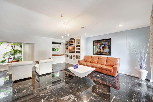 Building Photo - 9980 SW 83rd Ave