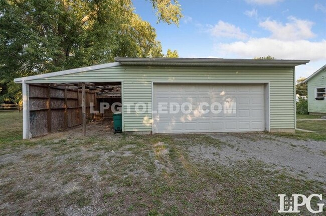 Building Photo - 106 Perry St