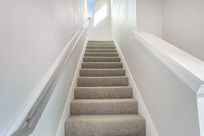 Building Photo - 5262 Ella Blvd