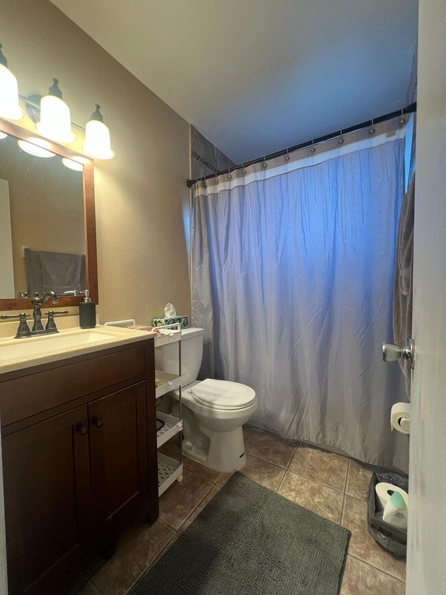 Building Photo - Fully Furnished 1-Bedroom Retreat in Windm...