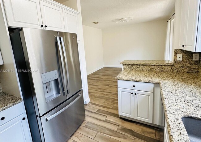 Building Photo - 202 Riverwalk Cir