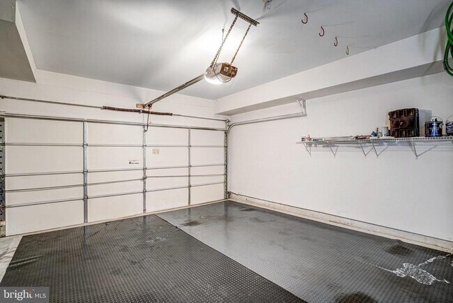 Building Photo - 8535 Wyngate Manor Ct