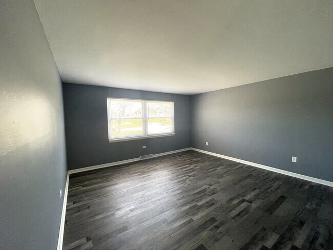 Building Photo - 3137 Maize Rd