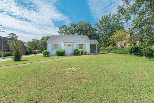 Building Photo - Charming 3-bedroom/2-bath single-family ho...