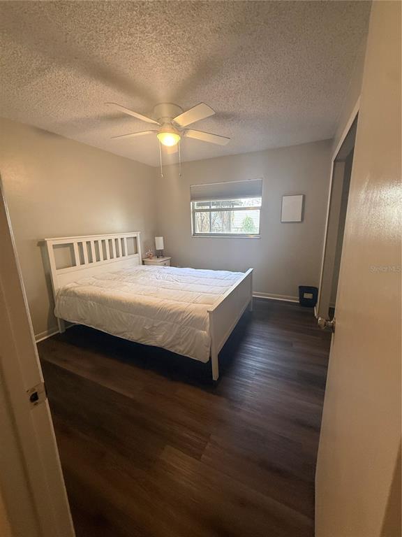 Building Photo - 1410 N Fern Creek Ave