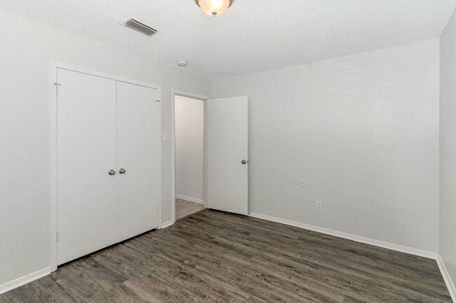 Building Photo - Single-Story Gem with Vaulted Ceilings and...