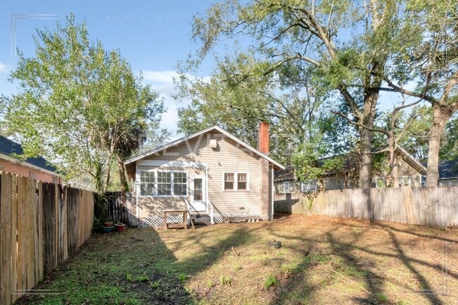 Building Photo - Charming Lower Midtown Cottage