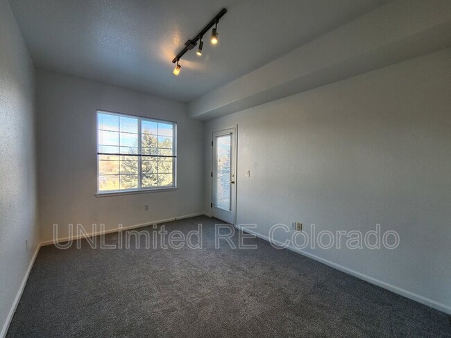 Building Photo - 15700 E Jamison Dr