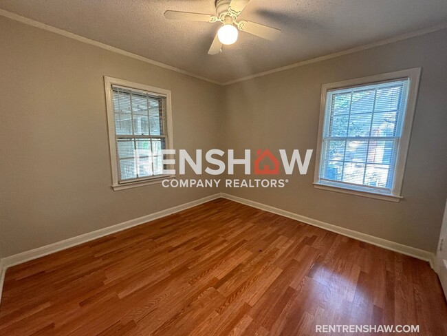 Building Photo - Move In Ready 2 Bed / 1 Bath - Dont Miss O...