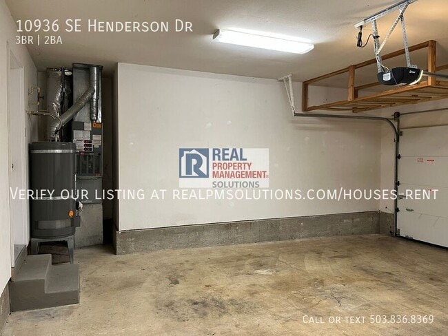 Building Photo - 10936 SE Henderson Dr