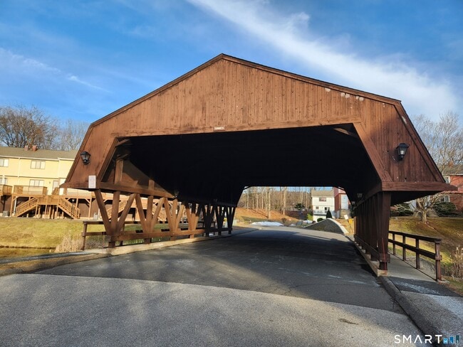 Building Photo - 83 Churchill Way