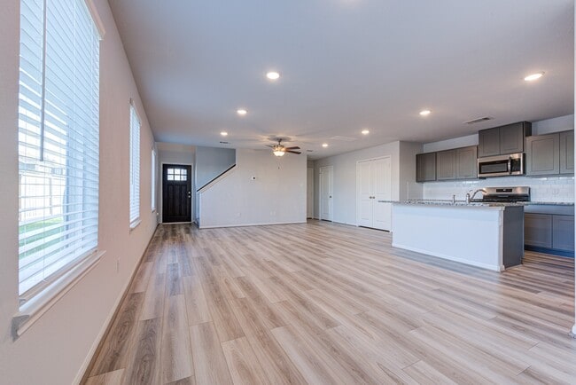 Building Photo - 18831 Glenwood Chase Ct