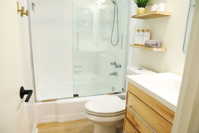 Building Photo - 1773 Torrance St