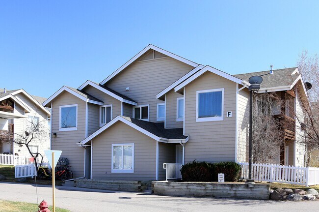 Building Photo - 127 Jules Dr