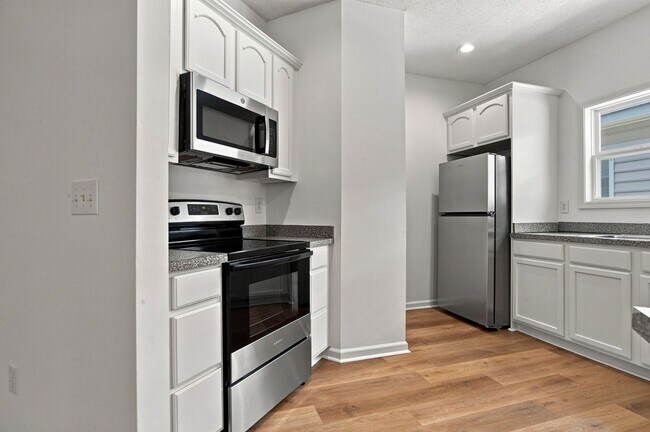 Building Photo - 13 Paddington Ln