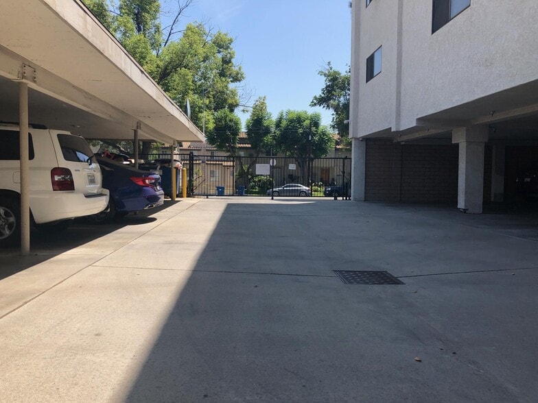 Building Photo - 1905 Cedar St