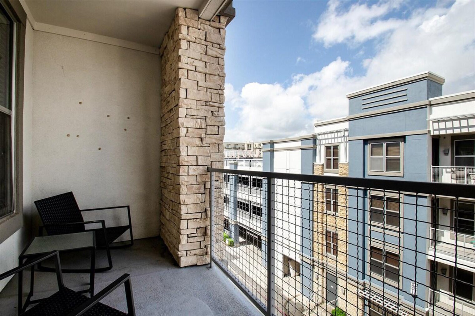 Building Photo - 15750 Spectrum Dr