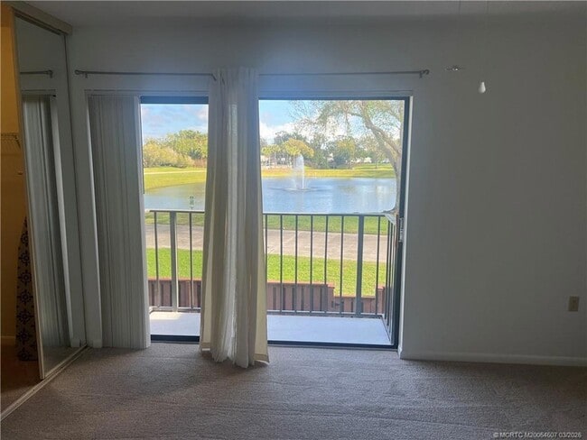 Building Photo - 3033 SW Sunset Trace Cir