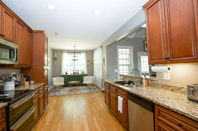 Building Photo - "Beautifully Designed, spacious 2400 Sq. F...
