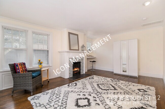 Building Photo - 708 W South St