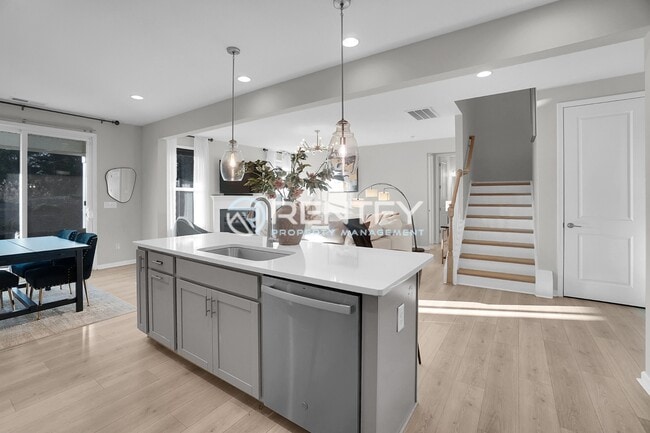 Building Photo - 211 Tetcott St