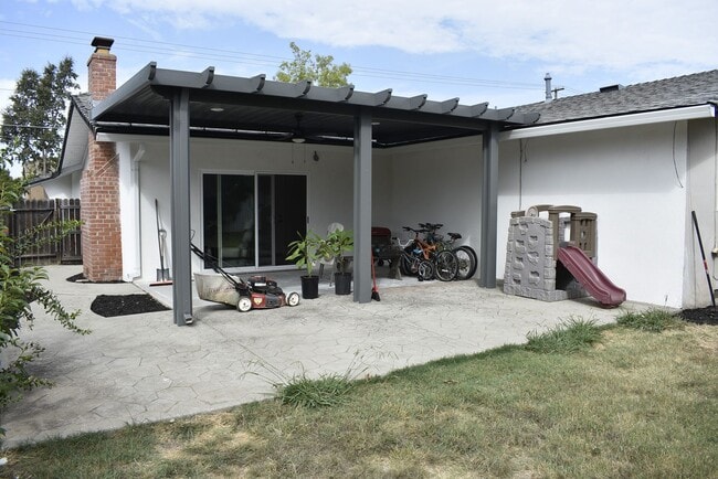 Building Photo - 6924 Van Maren Ln