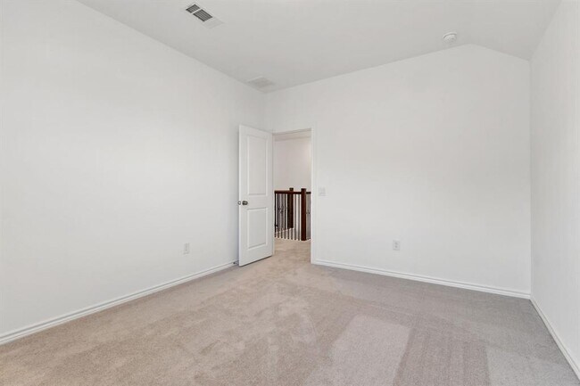 Building Photo - 15818 Dove Holw Dr