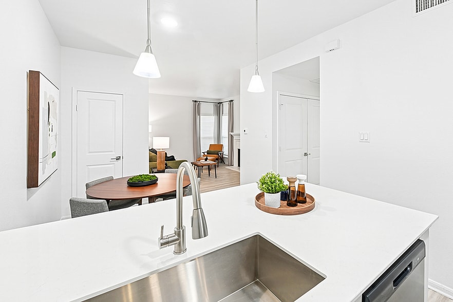 Building Photo - Birchstone West Plano