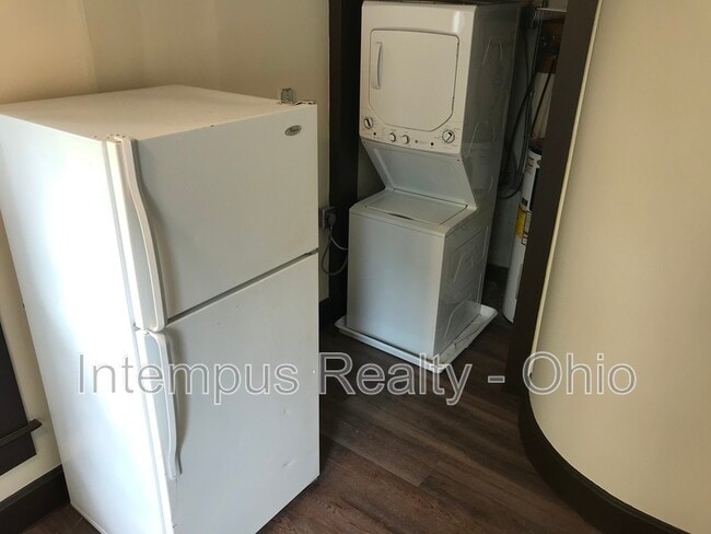 Building Photo - 236 E William St