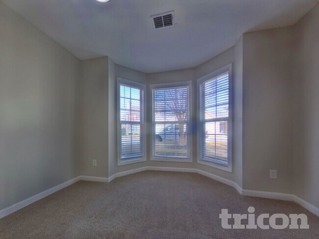 Building Photo - 341 Rosemont Ct