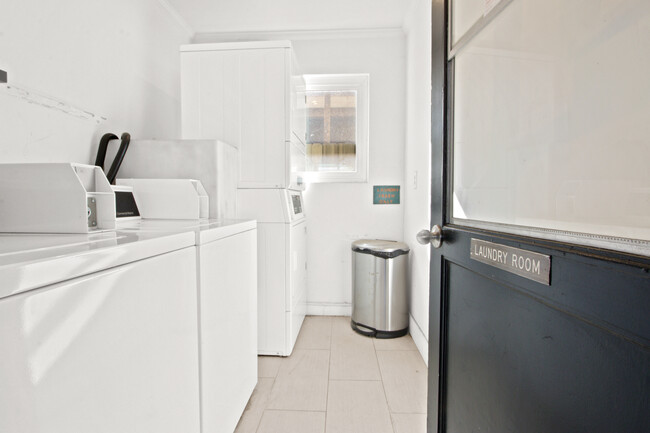 Laundry Room - 1563 Santa Ana Ave