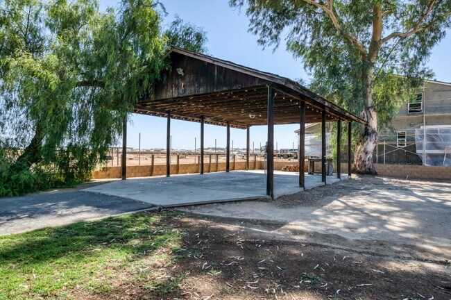 Building Photo - 4105 E Perrin Ave
