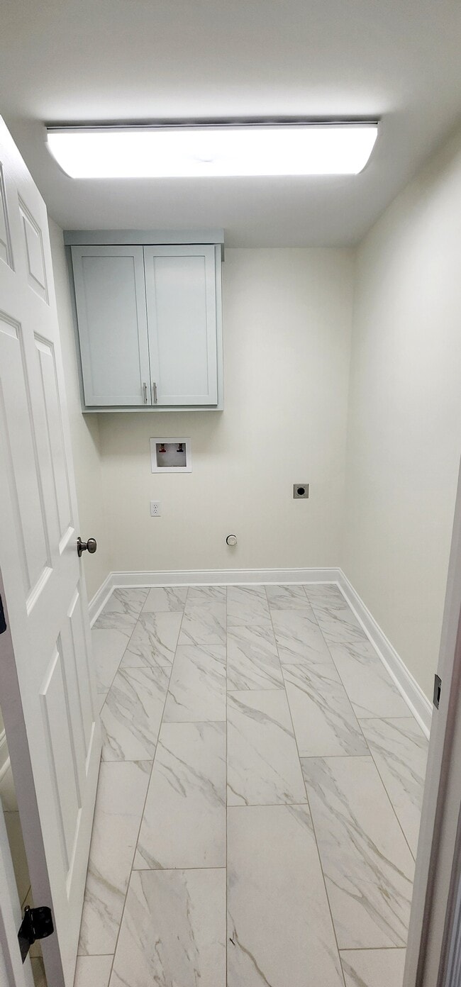 Laundry Room - 14820 Blackwater Rd