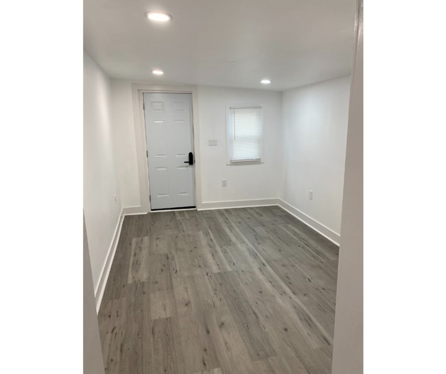 Building Photo - 710 N Fulton Ave