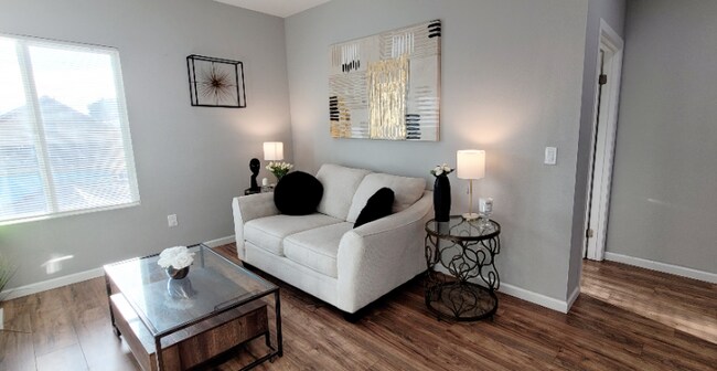 Building Photo - 532 Cesar E Chavez Pky