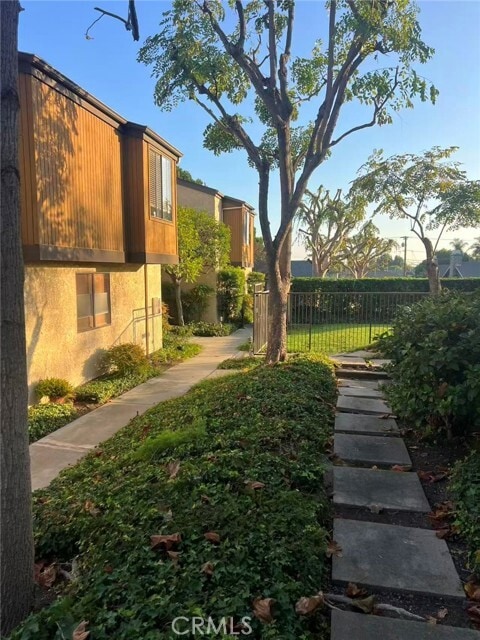 Building Photo - 239 Linwood Ave