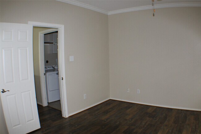 Building Photo - 6431 Densberry Ln