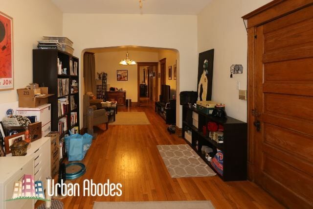 Building Photo - 1326 N Claremont Ave