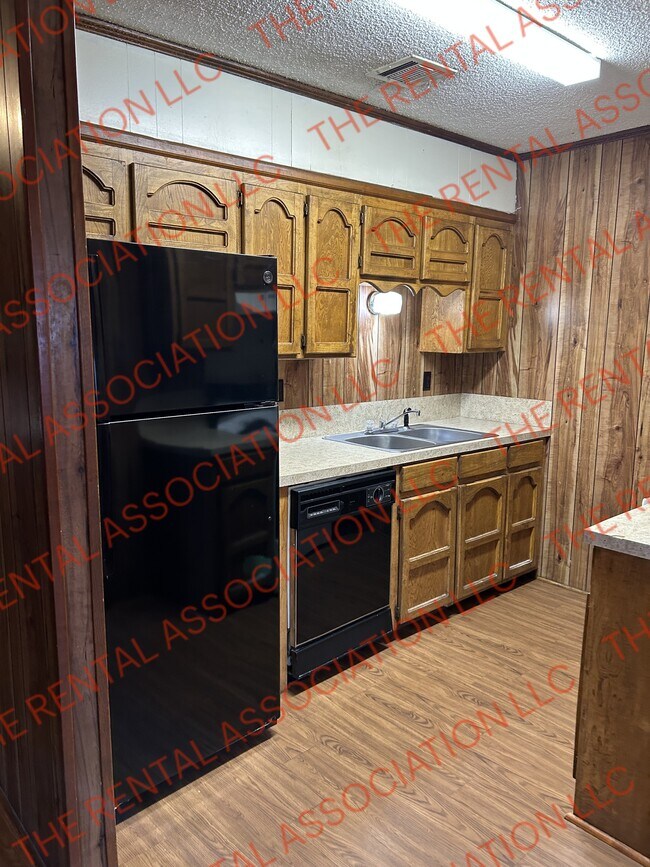 Building Photo - 203 Westridge Dr