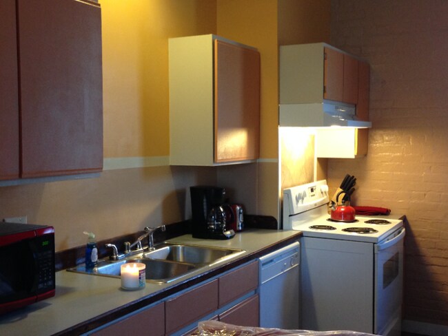 Building Photo - 70 Market St