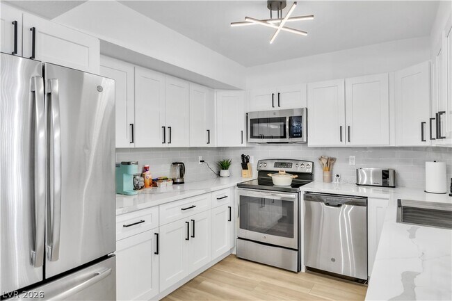 Building Photo - 3930 University Center Dr