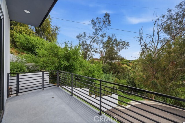 Building Photo - 6565 Pickwick St