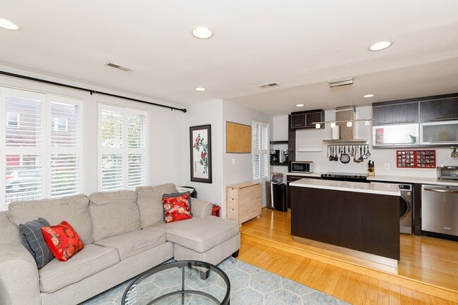 Building Photo - Bright One Bed Trinidad Rental Condo: Modern Living Near DC's Best